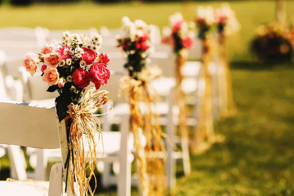 Why Rustic-Themed Weddings are the Perfect Way to Add Charm and Personality to Your Big Day!